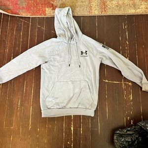 Small gray Underamour